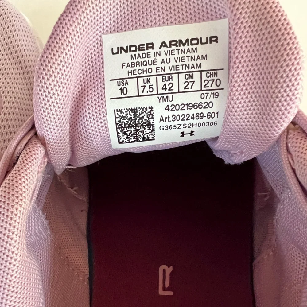 Under Armour Women’s HOVR CTW Sportstyle Sneaker in Light Pink, size 10